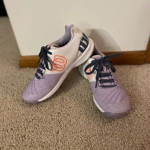 EUC Wilson Tennis Kaos shoe size 8